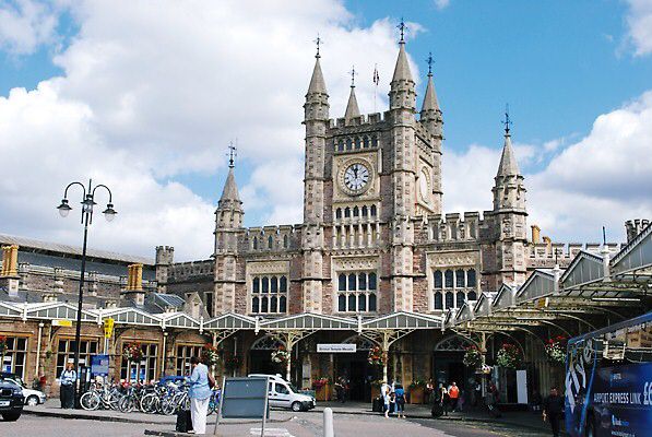 Bristol Tourism: Bristol Temple Meads Station