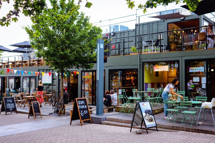 Bristol Tourism: Wapping Wharf