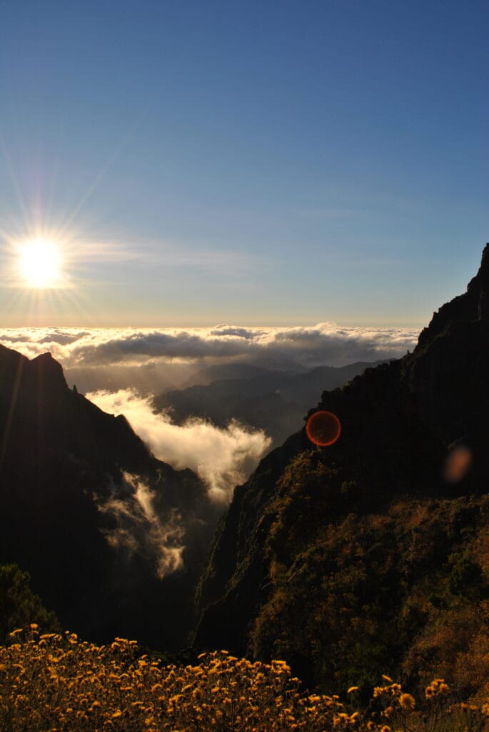 Madeira 5 Day Hiking Itinerary: Pico do Arieiro to Pico Ruivo hike